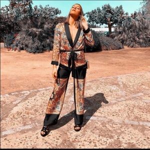 Zara Multicolor Patterned high waisted pants